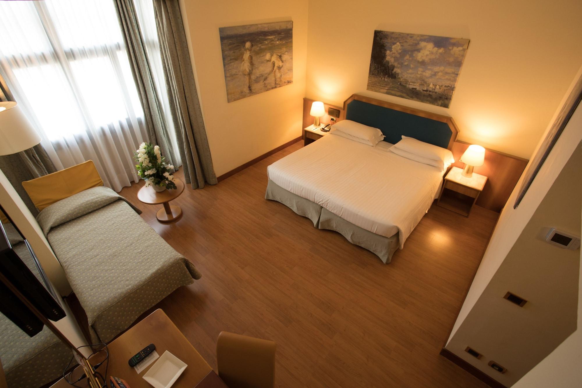 Ih Hotels Milano Eur - Trezzano Sul Naviglio Exterior photo