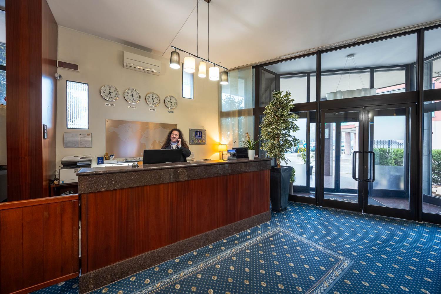 Ih Hotels Milano Eur - Trezzano Sul Naviglio Exterior photo